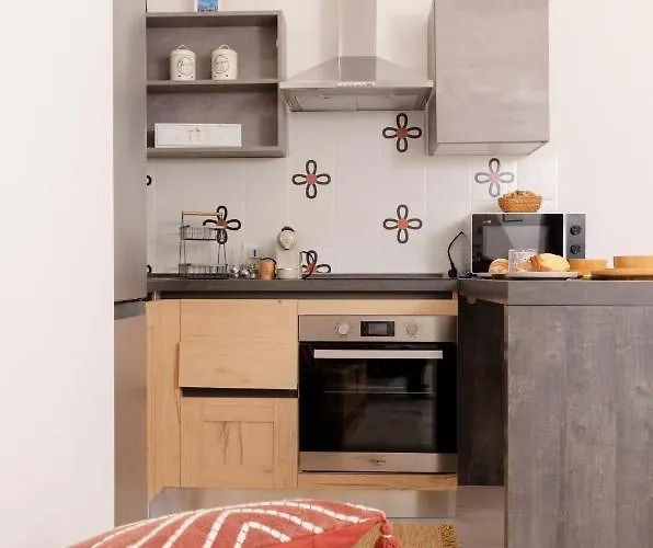 Апартаменты Apulialux Garruba Cozy & Parking *